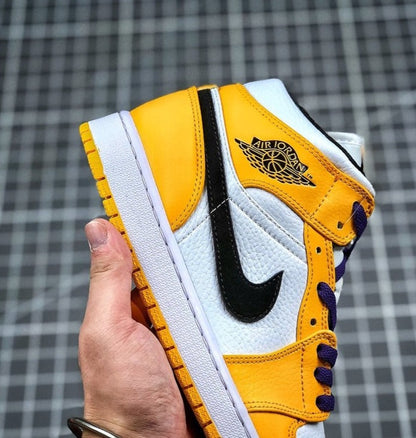 Tênis Nike Air Jordan 1